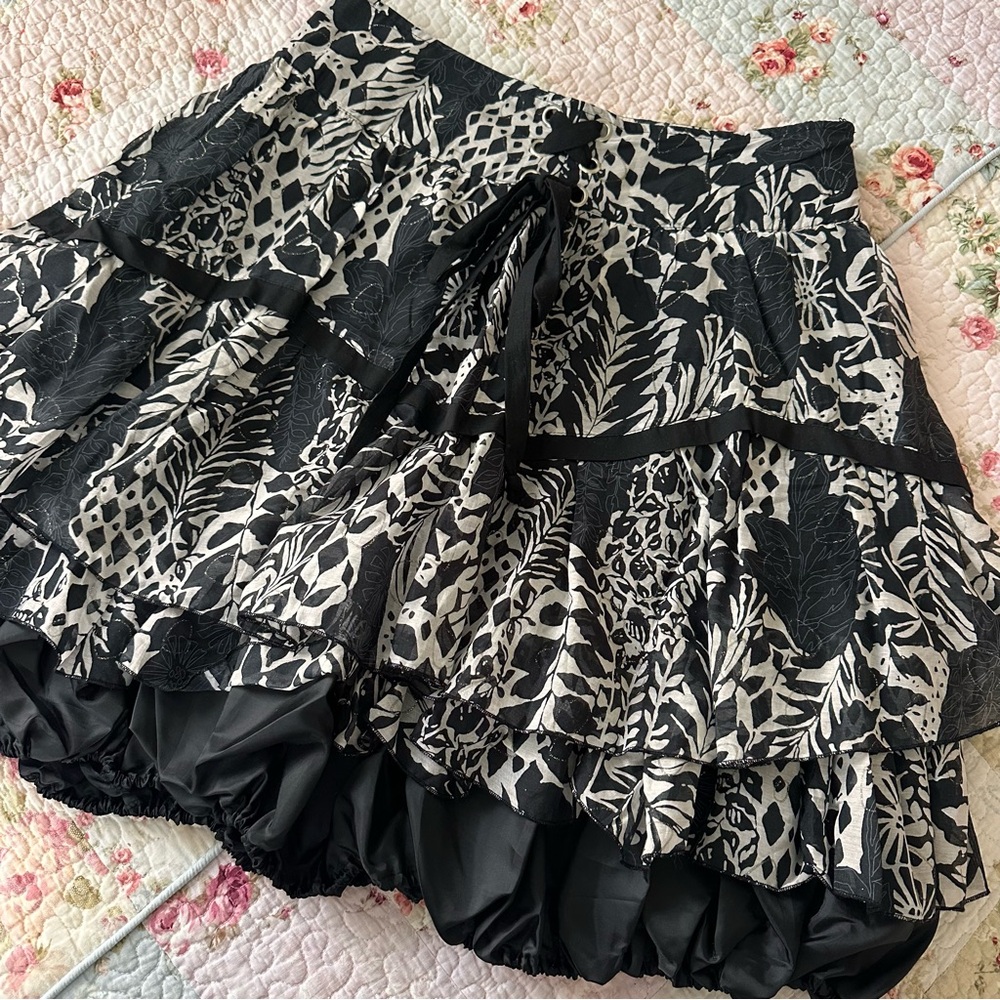 Alberto Makali Black/White Ribbon accent Ruffled Bubble Mini Skirt